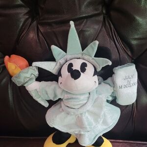 Vtg NYC World Of Disney Minnie Mouse Statue of Liberty Beanbag Plush 12"